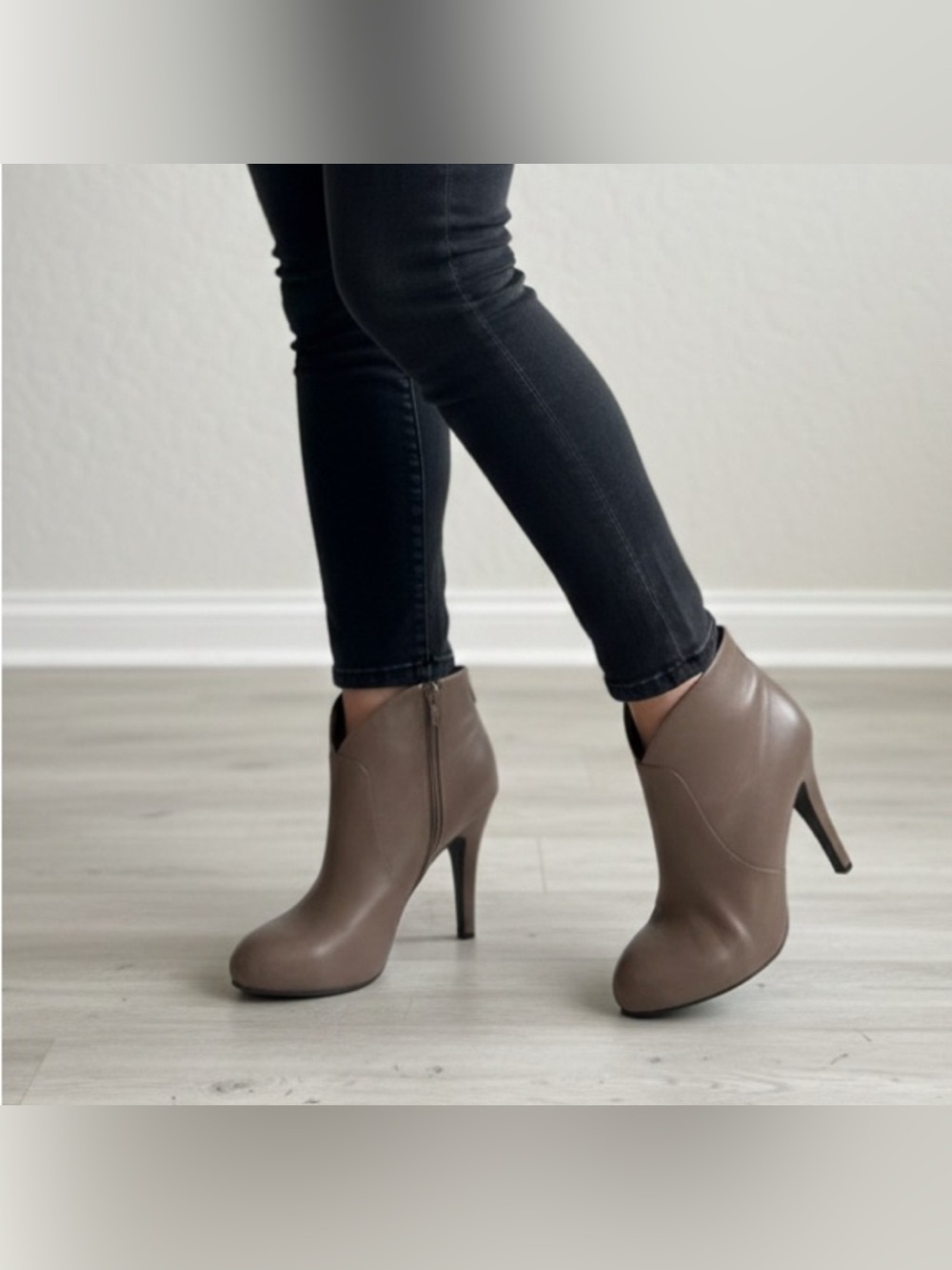 Me Too Legacy 6 Taupe Leather Ankle Booties Heeled Size 7.5M